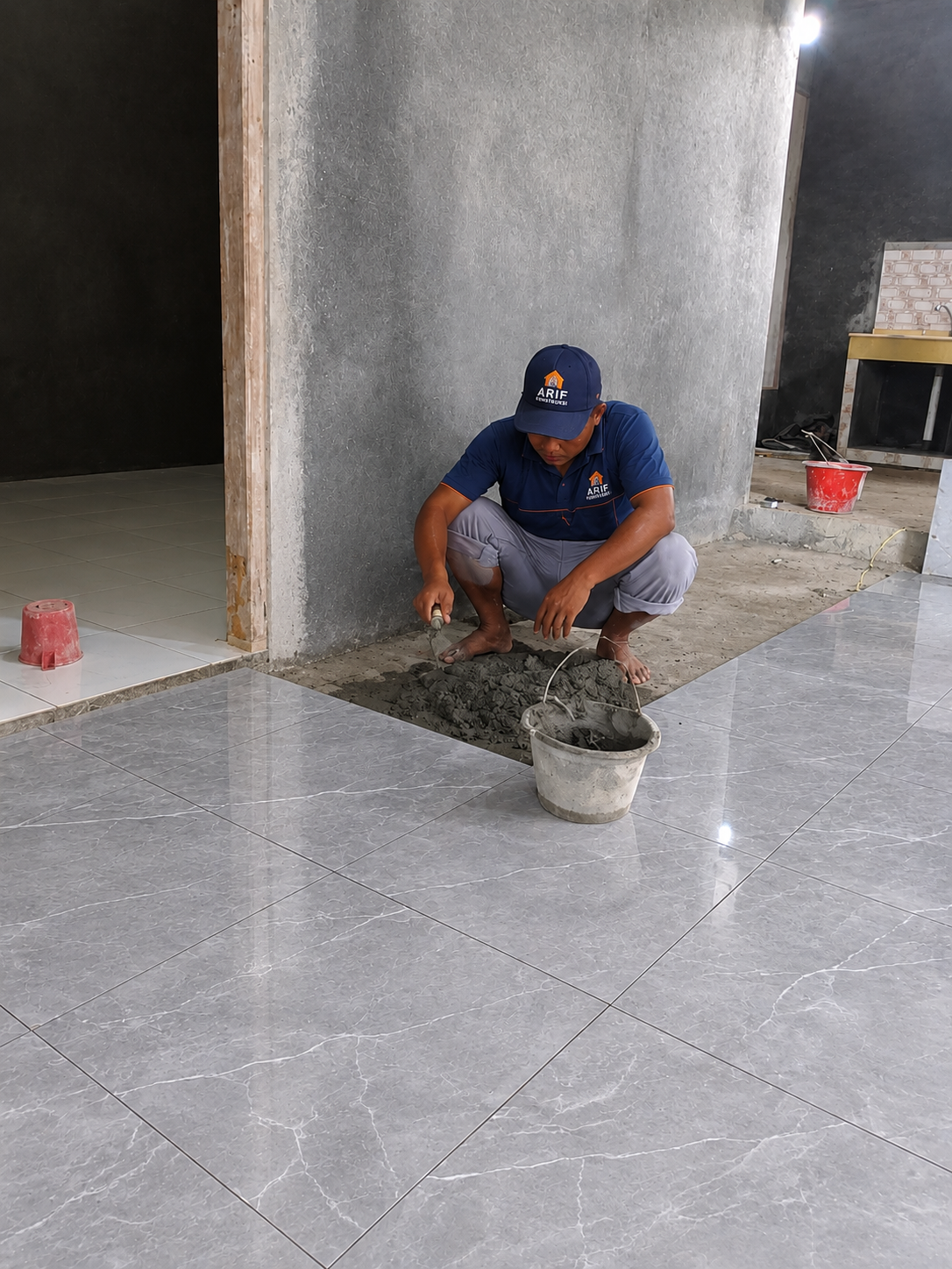 Pemasangan Lantai Keramik & Granit Tile Rumah di Bekasi – Rapi dan Presisi